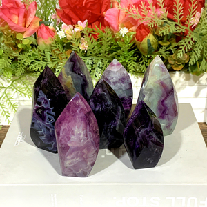 Vente en gros de sculptures de pierres précieuses naturelles de guérison, cristal de fluorite arc-en-ciel sculpté en forme de flamme pour la décoration de la maison - Product Image 5
