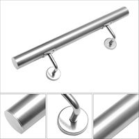Système de main courante mural moderne en acier inoxydable pour escaliers, incluant supports muraux et embouts, utilisation intérieure/extérieure, hôpital