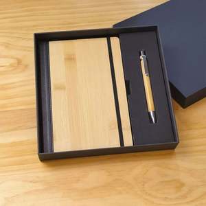 ชุดของขวัญธุรกิจสมุดโน๊ตพร้อมปากกาทำจากไม้ไผ่หนัง PU สมุดบันทึกเป็นมิตรต่อสิ่งแวดล้อมสำหรับ A5โปรโมชั่นที่กำหนดเอง - Product Image 2