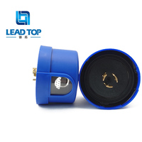 Sensor Fotoeléctrico con Certificación CE CB, 120-277 VCA, IP67, con Protección Contra Sobretensiones