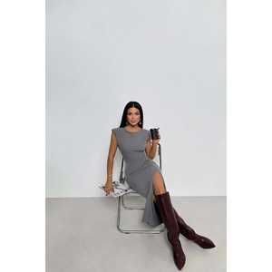 Vestido Midi Gris Básico para el Trabajo, Versátil y Elegante - Product Image 2