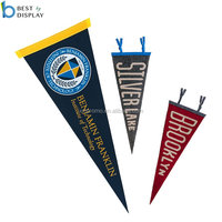 Drapeau en feutre triangulaire personnalisé pour l'école et l'université