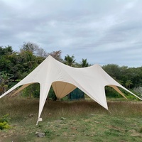 Tente de glamping de luxe grand format 10M 15M pour 40-60 personnes, imperméable, résistante aux UV et au vent, avec poteaux, pour événements extérieurs