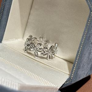 Bague petite fleur en argent pur S925 Wenchi, design creux vintage français simple, modèle de bijoux médiévaux de niche à ouverture - Product Image 5