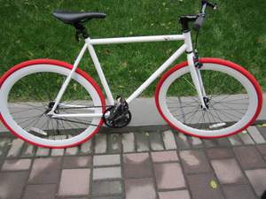 Vélo à pignon fixe classique 700C avec cadre et jantes entièrement noires – Offre spéciale - Product Image 2