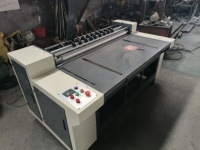 Machine à découper les cloisons en carton ondulé, machine à rainurer les cloisons en carton ondulé