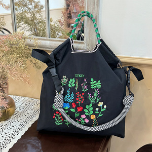 Nuova Borsa a Tracolla Ricamata Stile Street Trend, Borsa per lo Shopping di Grande Capacità, Borsa per il Pranzo, Borsa in Tela con Fodera in Nylon per Studenti - Product Image 4