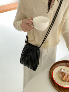 OEM ODM Soft PU Leather Pleated Cross body Bag women's drawstring bucket <b>purse</b> <b>Small</b> Personalized Women'S Shoulder Bags - Product Image 5
