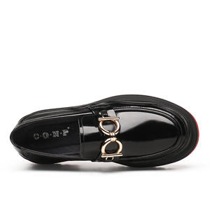 Nouvelles chaussures de soirée confortables et légères en cuir véritable à semelle épaisse et à bout rond pour hommes - Product Image 6