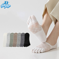 Vente chaude cinq doigts chaussette séparée pour hommes été respirant chaussettes fantaisie couleur mince maille courte Invisible corps Logo chaussettes