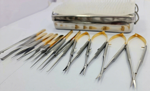 Juego de Instrumentos de Microcirugía Premium con Caja de Esterilización y Tapete de Precisión, Kit Microquirúrgico Reutilizable de Acero Inoxidable - Product Image 2