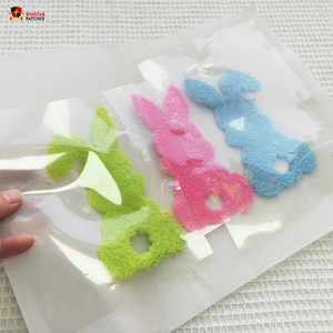 Pâques Nouveau Design Vente en gros Lapin personnalisé DTF Fluffy Puff Flock Fourrure de transfert de chaleur Chenille Découpé au laser Fer sur patchs pour vêtements - Product Image 3