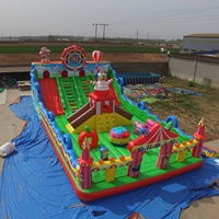 Structure gonflable commerciale de 8 x 15 m pour événements extérieurs, centre de jeux gonflable pour enfants, château gonflable avec toboggan