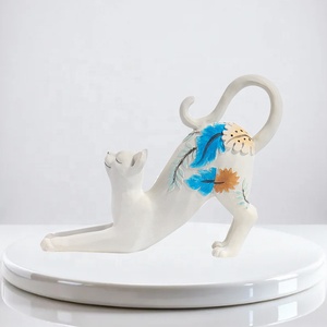 Adorno de Gato Reclinado en Resina Ecológica de Estilo Europeo, Simple y Decorativo para el Hogar, Sala de Estar, Escritorio, Decoración de Animales - Product Image 1