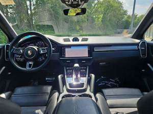 <span class=keywords><strong>Porsche</strong></span> <span class=keywords><strong>Cayenne</strong></span> <span class=keywords><strong>E</strong></span>-<span class=keywords><strong>Hybrid</strong></span> Turbo S SUV d'<span class=keywords><strong>occasion</strong></span> 2024, vente économique - Product Image 6