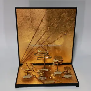 Traditional luxury display design cosmetic display stand beauty store retail make up display stand