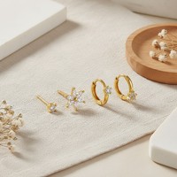 Pendientes de Aro Dorados para Mujer, Set de Pendientes Pequeños y Delicados con Zirconia en Forma de Flor, de Acero Inoxidable para Cartílago