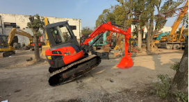 Mini-excavatrice sur chenilles d'occasion de marque supérieure U55, 5 tonnes, en stock, prix abordable, haute qualité, durable, à vendre - Product Image 4