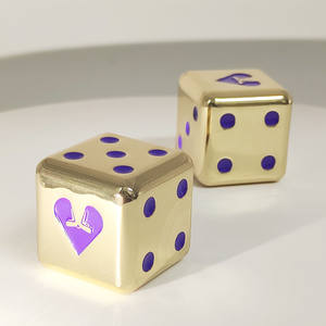 2026 Venta al por mayor de fábrica, dados de metal personalizados de <span class=keywords><strong>6</strong></span> caras con logotipo personalizado, dorados, de precisión, para juegos de acción y toma de decisiones, a granel - Product Image 6