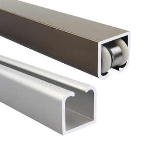 รางประตูบานเลื่อนอลูมิเนียมอัลลอย 6063-T5 พร้อมลูกกลิ้งเงียบเคลือบผิวอะโนไดซ์ สำหรับใช้งานภายนอกตู้เสื้อผ้า - Product Image 1