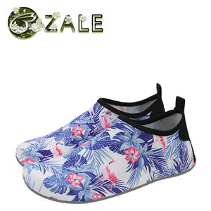 <span class=keywords><strong>Chaussures</strong></span> pieds nus en forme de flamant Offre Spéciale pour adultes <span class=keywords><strong>chaussures</strong></span> de plage à séchage rapide personnalisées toutes les tailles disponibles - Product Image 4