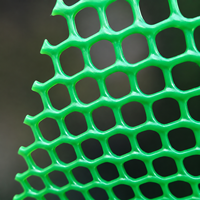 Rouleau de filet de clôture en plastique HDPE pour volailles, idéal pour enclos de ferme, poulaillers et protection anti-oiseaux