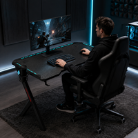 Bureau de jeu AOR RGB LED en fibre de carbone, structure en métal en forme de Z, table de jeu PC avec porte-gobelet et crochet pour casque, vente en gros d'usine