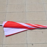 Parasol d'extérieur personnalisable de grand diamètre rouge et blanc pour foire et exposition