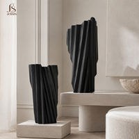 Vase à fleurs géométrique en céramique noir mat Jossin, décoration sculpturale nordique pour le salon, table et intérieur moderne