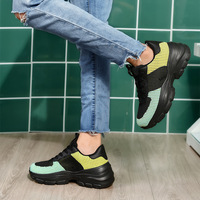 Vente en gros de chaussures de plateforme personnalisées, baskets de tennis décontractées, respirantes, légères, en maille, avec amorti, rehaussantes, pour la marche