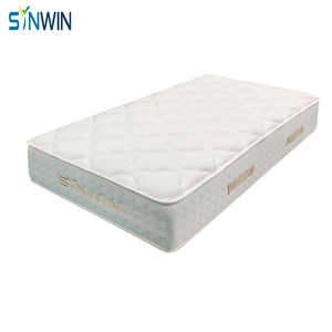 Matelas en mousse respirante haute densité avec ressorts ensachés anti-déformation et design à dessus rigide - Product Image 4