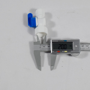 Válvula de bola con rosca interna de 4 puntos de 1/2 pulgada para purificador de agua, conexión rápida para tubería de PE con mango azul - Product Image 3
