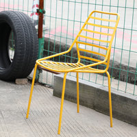 Chaise en fil métallique empilable moderne et durable pour restaurant, cuisine, extérieur et intérieur, avec structure en fer