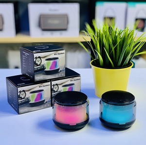 Haut-parleur Bluetooth portable S300 <span class=keywords><strong>pas</strong></span> <span class=keywords><strong>cher</strong></span> avec lumière RGB, Bluetooth 5.4, appairage TWS, fonction carte TF et radio FM - Product Image 6