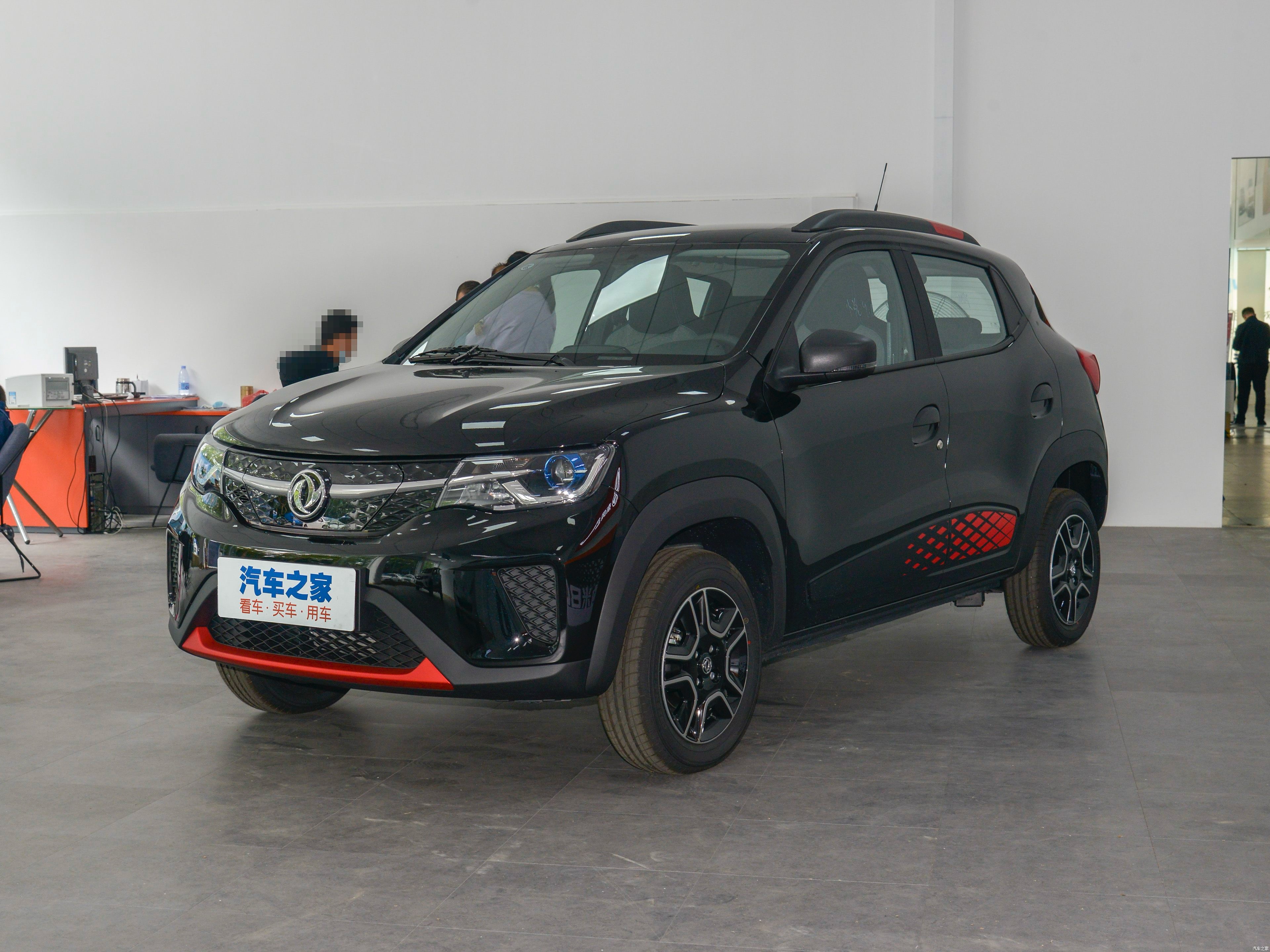 305-104 DONGFENG 1/18 ルノー KADJAR ブラック 1:18 Dongfeng Fengxing Joyear Golden (Clearance Final Sale