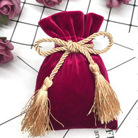 Sac à poussière de luxe avec cordon de serrage pour bijoux en velours rouge avec logo personnalisé avec glands