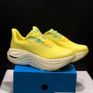 Zapatillas de Baloncesto con Malla Transpirable y Cordones, Diseño de Alta Gama para Hombre y Mujer, Estilo Plataforma Cómodo y a la Moda, Siempre en Tendencia - Product Image 1