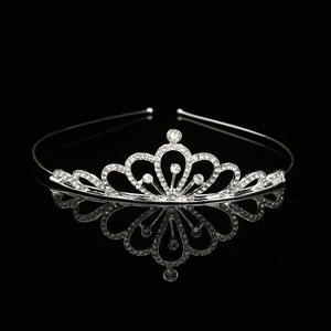 Nouvelle princesse enfants couronne strass diamant <span class=keywords><strong>bandeau</strong></span> filles danse <span class=keywords><strong>cheveux</strong></span> accessoires pour bébé anniversaire alliage <span class=keywords><strong>bandeau</strong></span> de <span class=keywords><strong>cheveux</strong></span> - Product Image 4
