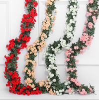 Guirlande de roses artificielles en plastique suspendue pour la décoration de mariage, de maison et de magasin