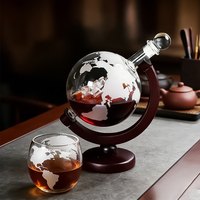 Verre à bière personnalisé de forme unique avec logo sur mesure, design en forme de globe