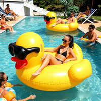 Vente en gros de radeaux flottants gonflables géants en forme de baleine, d'animaux de la ferme jaunes et de baleines pour parc aquatique, pour le surf, flotteurs pour adultes en PVC