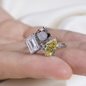 แหวนหมั้นเพชรเม็ดเดี่ยวสามเม็ด MSR-2244 Messi Jewelry PT950 เพชรเพาะเลี้ยง - Product Image 3