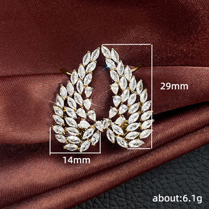 Orecchini a lobo con ali d'angelo per donna, eleganti accessori per l'uso quotidiano - Product Image 5
