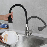 Robinet d'évier de cuisine en acier inoxydable chaud et froid à col en caoutchouc flexible noir rotatif 360