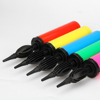 Vente en gros d'accessoires pour ballons Pompe à ballons à double sens portable Gonfleur à usage domestique Pompe à ballons à air manuel en plastique portable