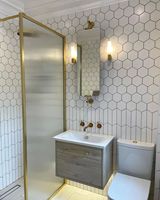 Kaca Beralur Tanpa Bingkai 8mm untuk Shower Walk-In dengan Baki Batu Buatan untuk Penggunaan Hotel