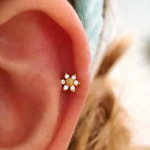 Orecchini a perno mini a forma di fiore per donna, accessori per l'orecchio semplici da indossare tutti i giorni - Product Image 2