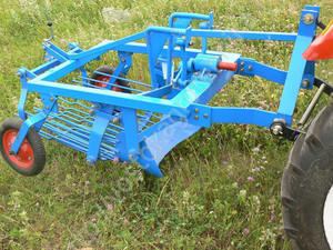 Cosechadora <span class=keywords><strong>de</strong></span> Patatas 4U-1 <span class=keywords><strong>de</strong></span> Alta Eficiencia para Granjas y Huertos con Excavación, Limpieza y Recolección Automática <span class=keywords><strong>de</strong></span> Tubérculos - Product Image 5