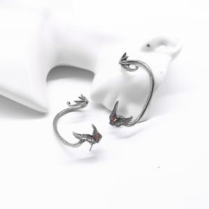 Pendientes de Oreja para Hombre y Mujer, Acero Inoxidable Hipoalergénico, Diseño de Ala de Dragón, Corazón con Gema Roja, Estilo Gótico Vintage, Joyería Oscura - Product Image 3