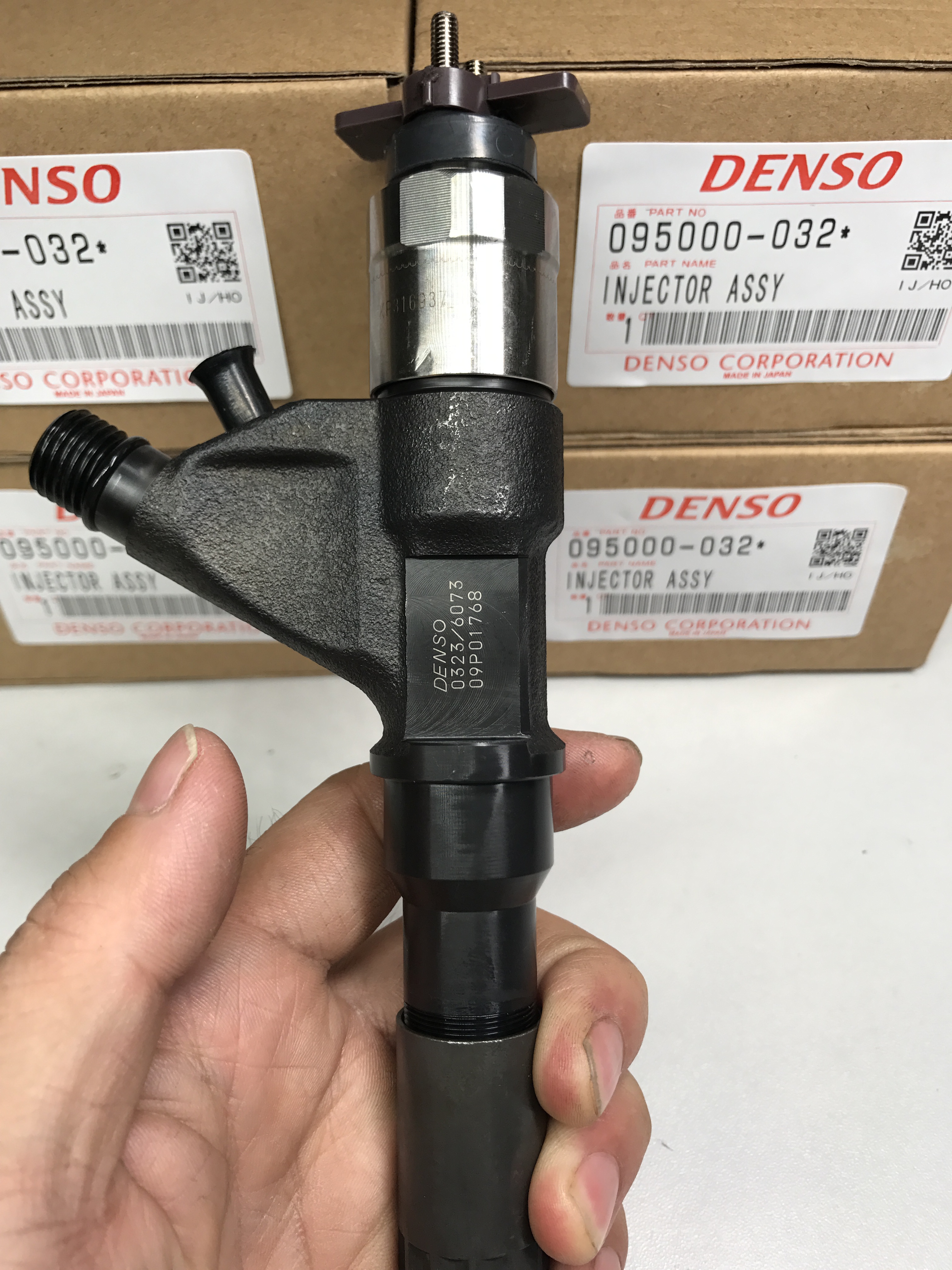Good price common rail fuel injector  295050-1151 295050-0321  injector for diesel engine 8-98197185-1 8-98110607-2 for ISUZE